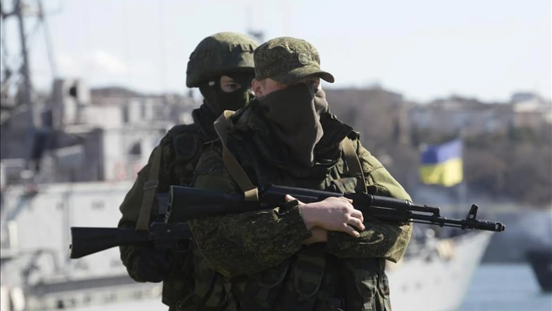 Militares en la región de Crimea