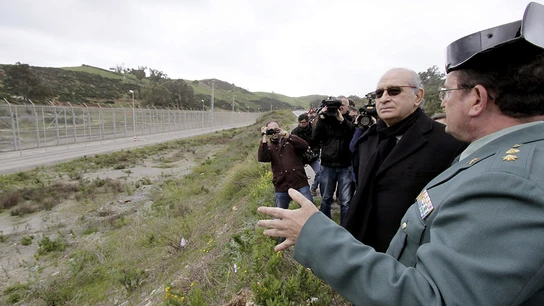 Fernández Díaz visita Ceuta un mes después de la muerte de 15 inmigrantes Fernández Díaz visita Ceuta un mes después de la muerte de 15 inmigrantes