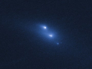 Imagen del asteroide desintegrándose captada por el Hubble