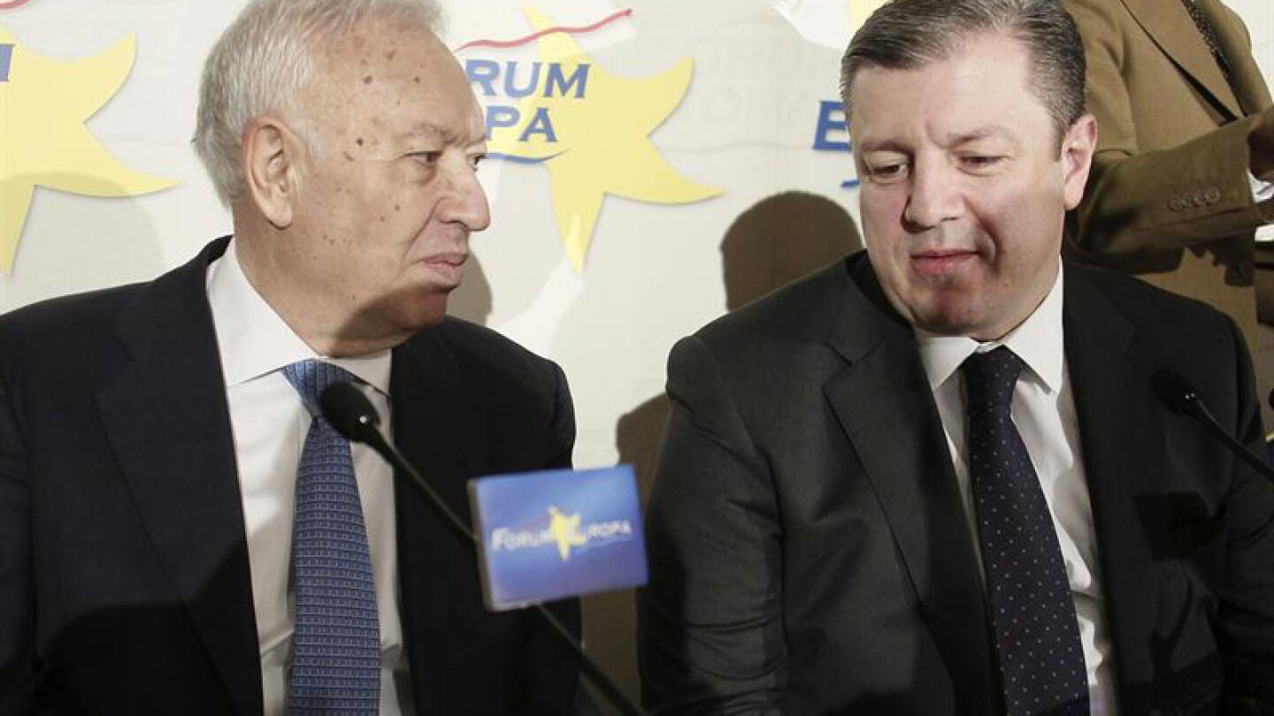 Garc&iacute;a-Margallo junto al titular de Econom&iacute;a georgiano, Giorgi Kvirikashvili