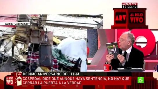 Ernesto Ekaizer en arv con el libro de Aznar Ernesto Ekaizer en arv con el libro de Aznar