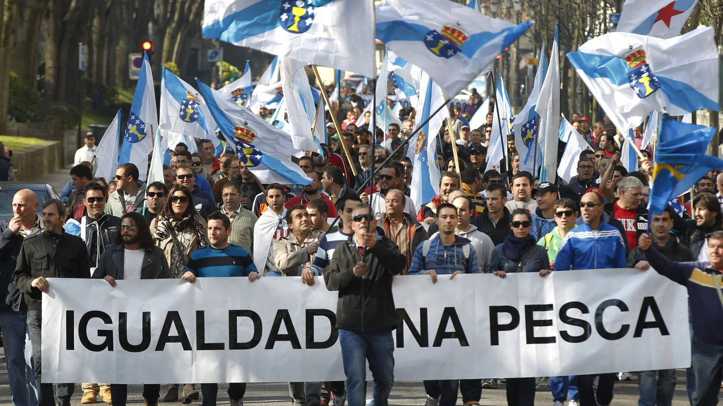 Pescadores asturianos y gallegos protestan en Oviedo por el reparto de cuotas Pescadores asturianos y gallegos protestan en Oviedo por el reparto de cuotas