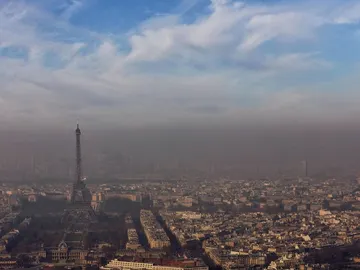 París, envuelta en una nube de polución París, envuelta en una nube de polución