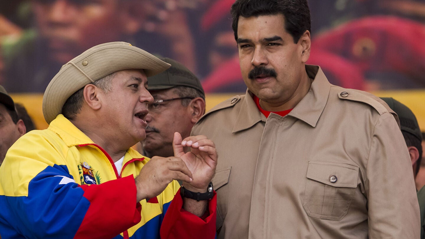 Nicol&aacute;s Maduro acompa&ntilde;ado del presidente de la Asmablea Nacional, Diosdado Cabello 