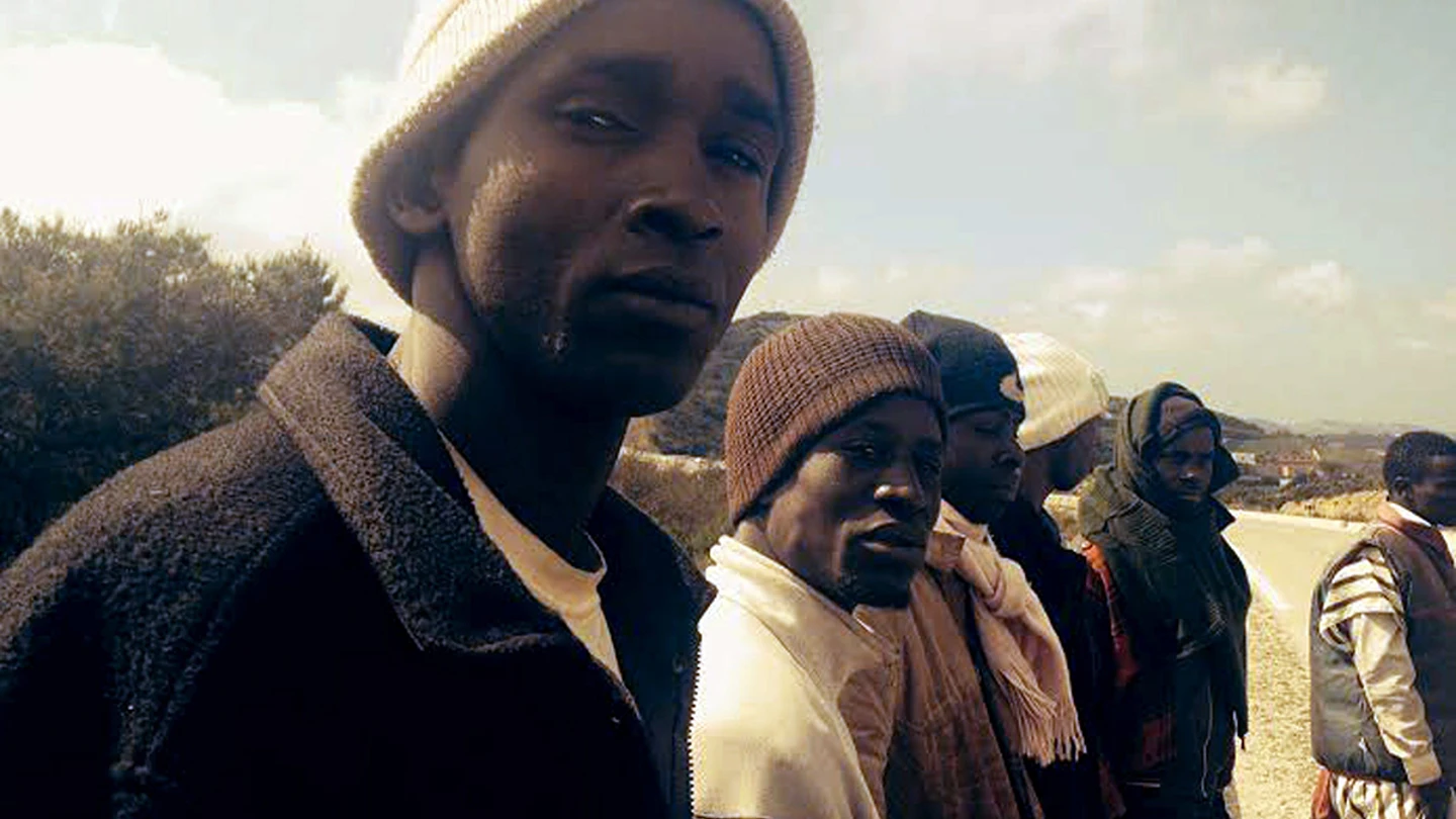 Hallados dos inmigrantes en los bajos de un camión en el puerto de Ceuta Hallados dos inmigrantes en los bajos de un camión en el puerto de Ceuta