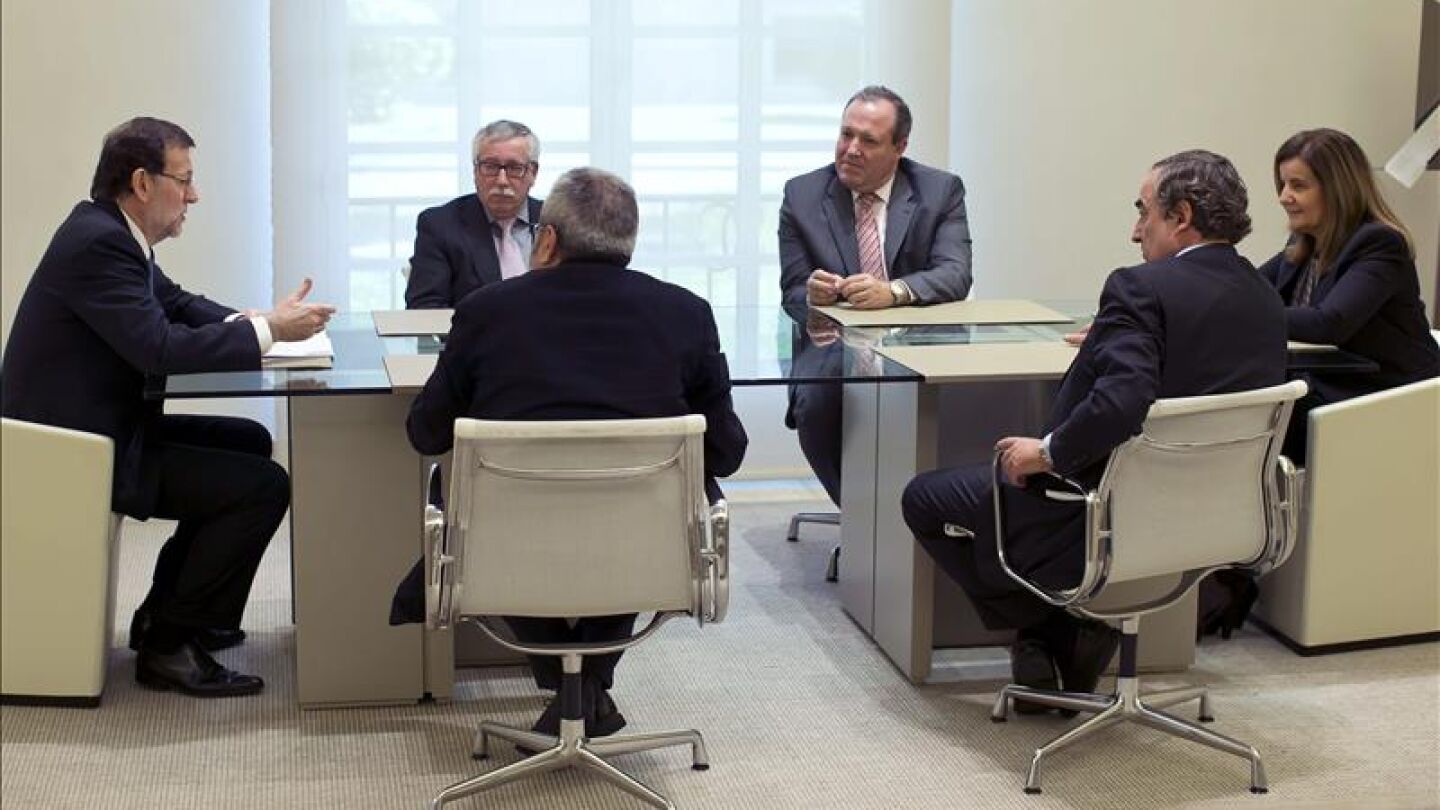 Mariano Rajoy se re&uacute;ne con los responsables sindicales