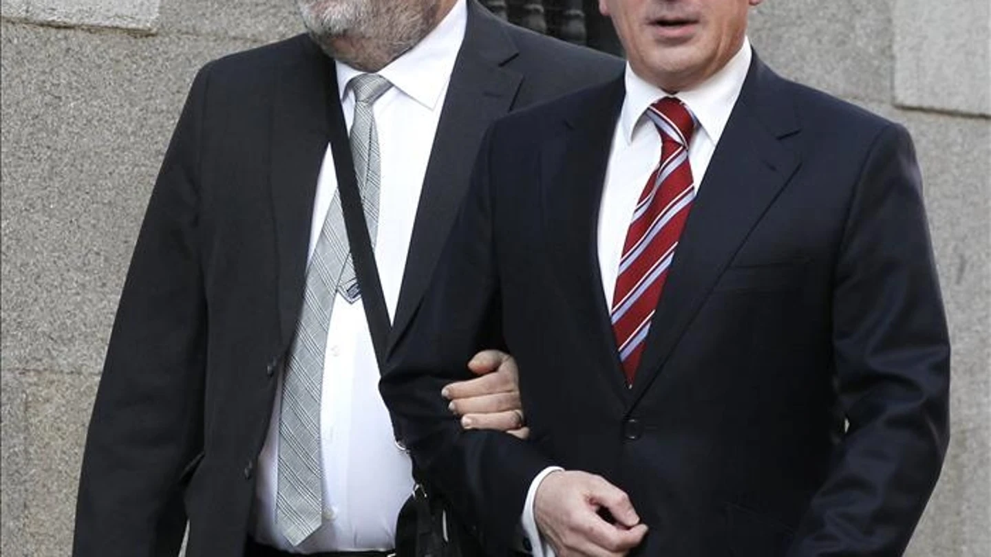 Pablo Crespo, acompañado de su abogado, Miguel Durán Pablo Crespo, acompañado de su abogado, Miguel Durán