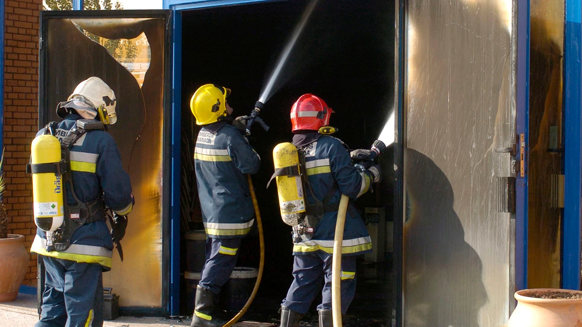 Fallece un hombre de 71 años en el incendio de su vivienda en Granada