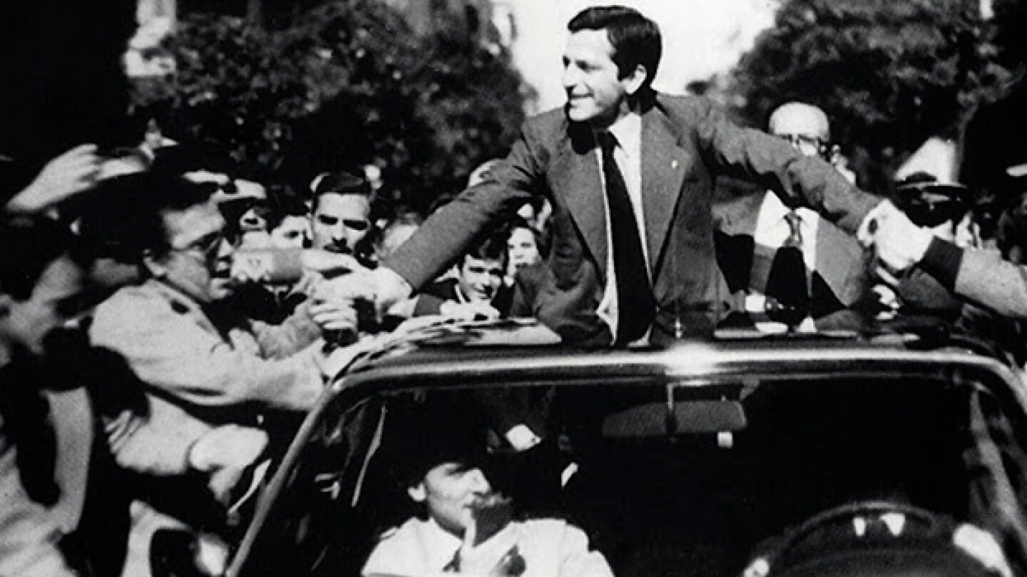 Adolfo Su&aacute;rez, vitoreado tras su victoria en las elecciones de 1979