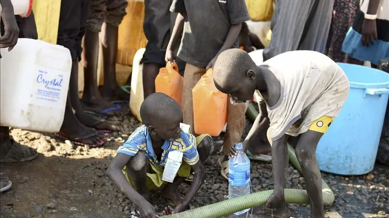 La carencia de un suministro adecuado de agua expone a los niños a enfermedades como el cólera