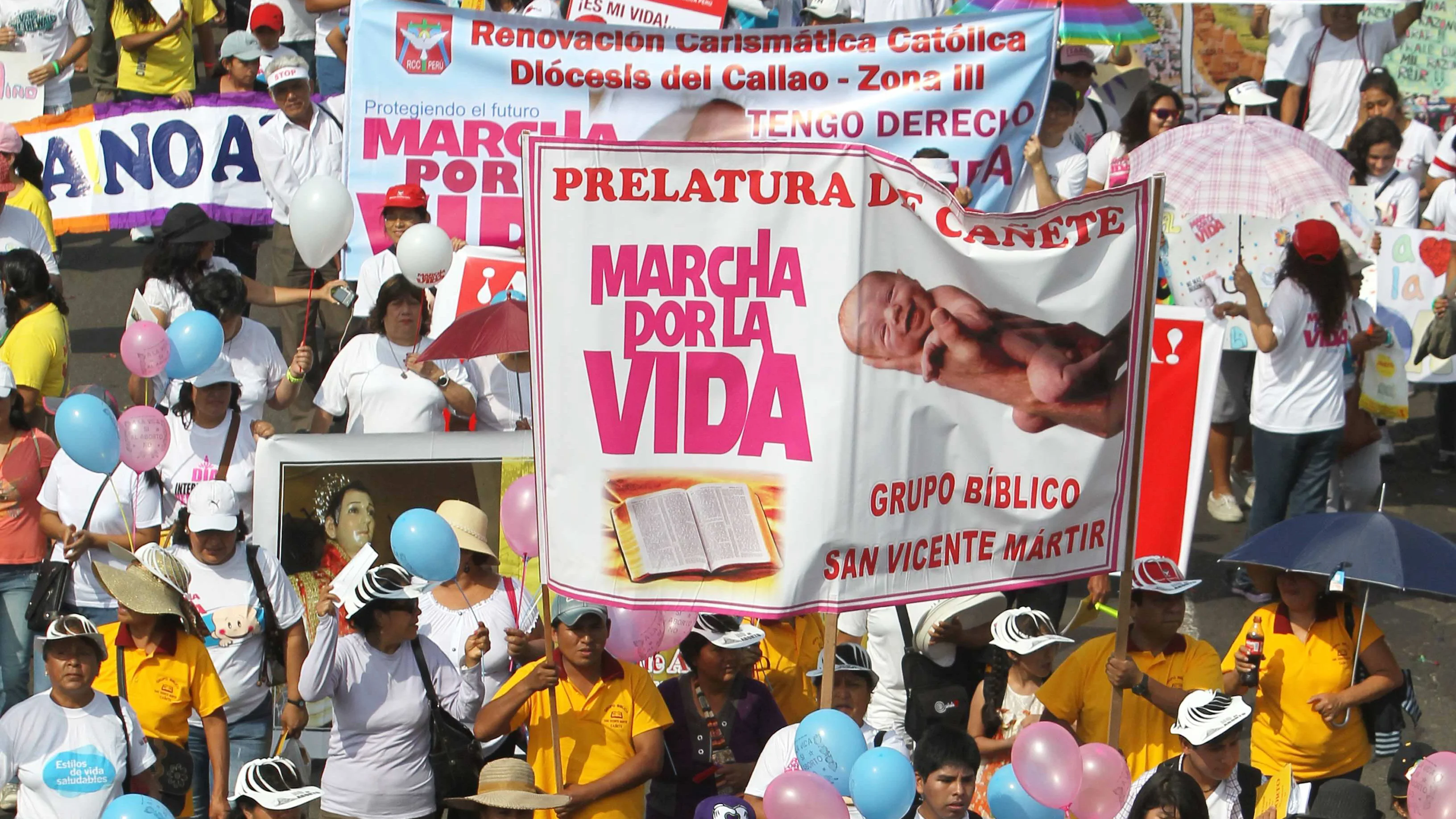 Miles de personas participan en la "Marcha por la vida"