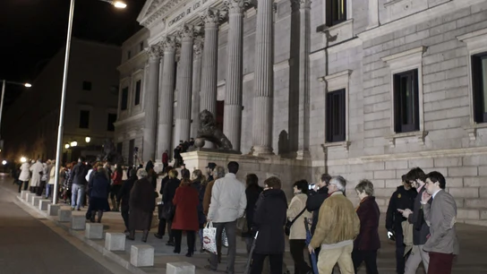 Colas a las puertas del Congreso Colas a las puertas del Congreso