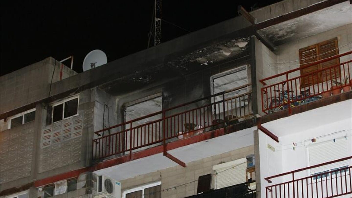 Vista de la fachada del edificio donde se produjo el incendio