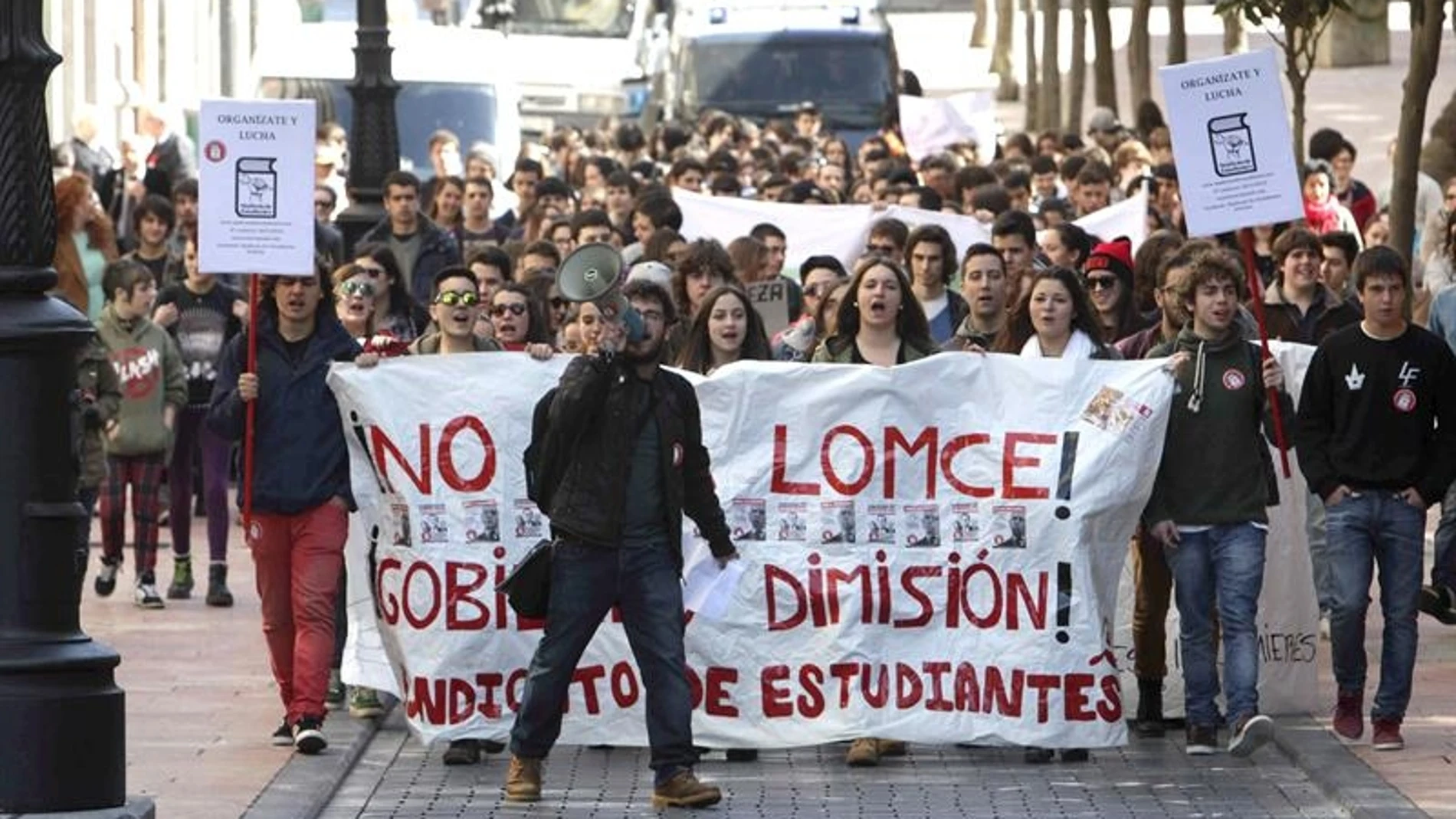 Manifestación por el centro de Oviedo convocada por el Sindicato de Estudiantes