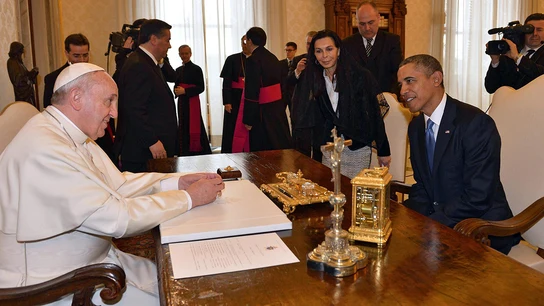 El papa y Obama se reúnen en privado en el Vaticano El papa y Obama se reúnen en privado en el Vaticano