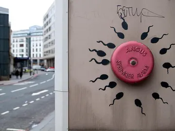"Alarma esperma" de Banksy "Alarma esperma" de Banksy