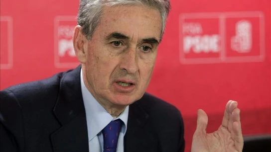 El portavoz del PSOE en la Comisión Constitucional del Congreso, Ramón Jáuregui El portavoz del PSOE en la Comisión Constitucional del Congreso, Ramón Jáuregui