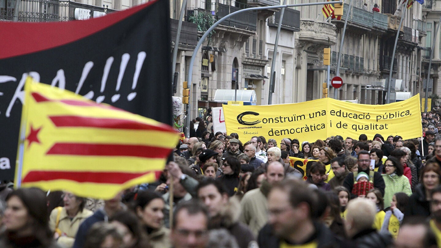 Manifestaci&oacute;n convocada por las asambleas de docentes de Catalunya contra la LOMCE y la LEC