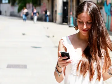 La tecnología FMC usa la conexión Bluetooth y Wifi del dispositivo para comunicarse sin Internet La tecnología FMC usa la conexión Bluetooth y Wifi del dispositivo para comunicarse sin Internet