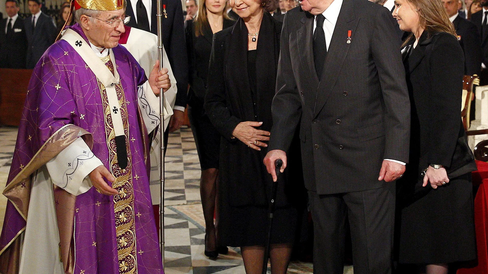 Los Reyes, don Juan Carlos y doña Sofía, saludan al cardenal Rouco Varela