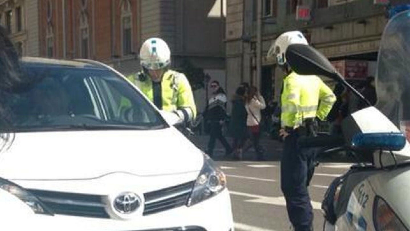 Coche detenido en Gran V&iacute;a