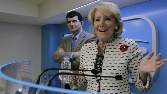 Esperanza Aguirre en rueda de prensa Esperanza Aguirre en rueda de prensa
