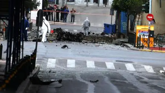 Estalla un coche bomba en Atenas Estalla un coche bomba en Atenas