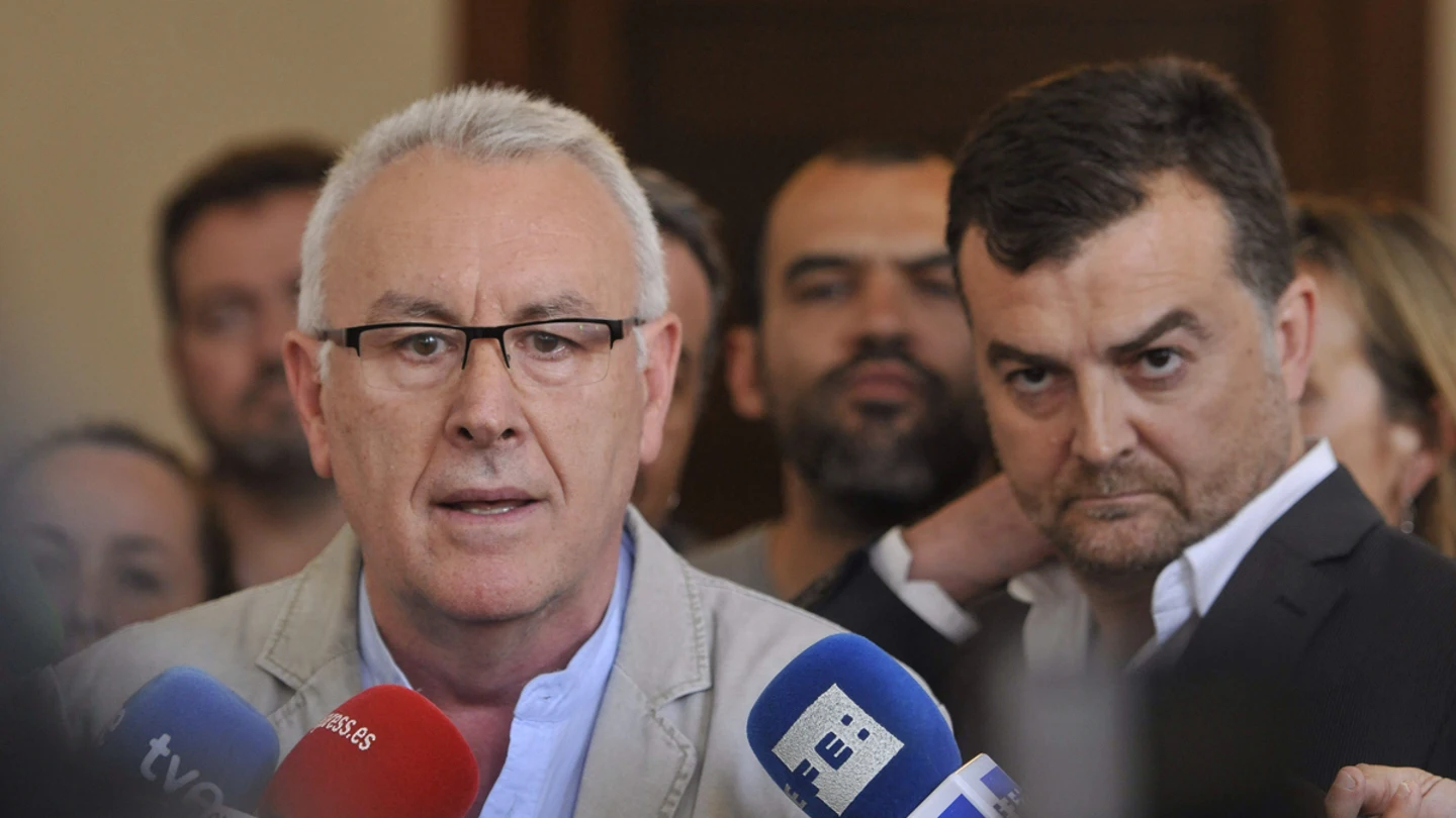 IU ha acordado la "suspensión momentánea" del acuerdo de Gobierno con el PSOE en Andalucía IU ha acordado la "suspensión momentánea" del acuerdo de Gobierno con el PSOE en Andalucía