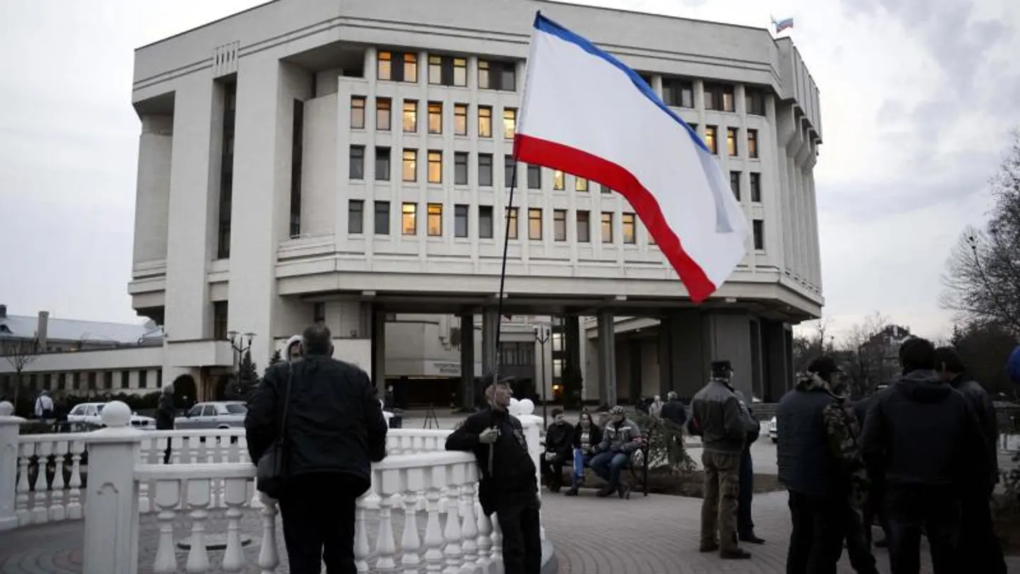 El Parlamento de Crimea aprueba la Nueva Consitución El Parlamento de Crimea aprueba la Nueva Consitución