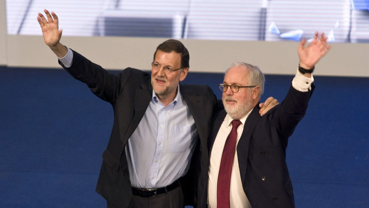 Rajoy apoya a Cañete Rajoy apoya a Cañete