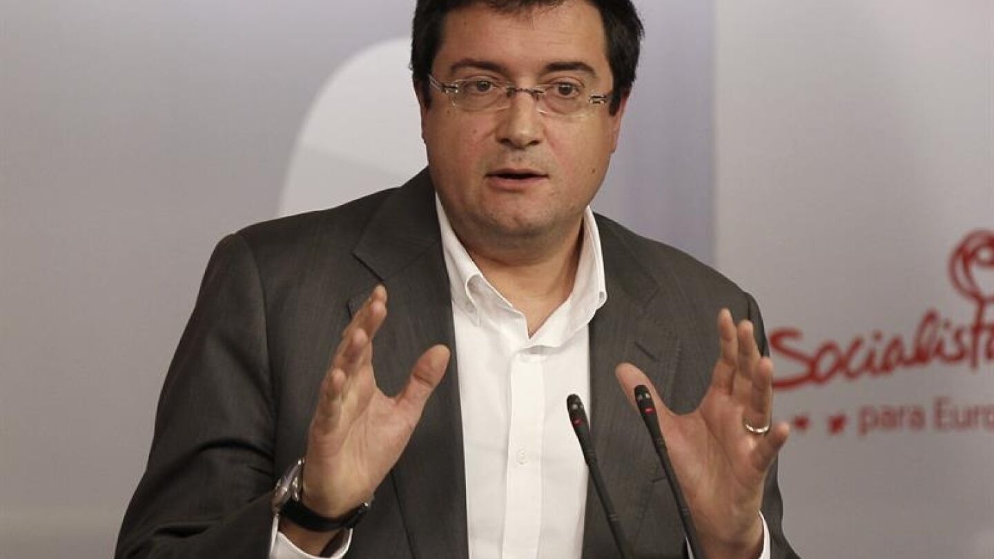 &Oacute;scar L&oacute;pez, durante la comparecencia de prensa