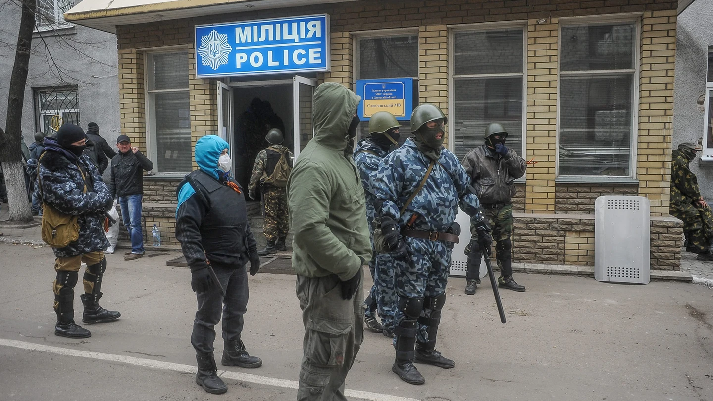 Activistas prorrusos toman una comisaría de policía en Slaviansk (Ucrania) Activistas prorrusos toman una comisaría de policía en Slaviansk (Ucrania)