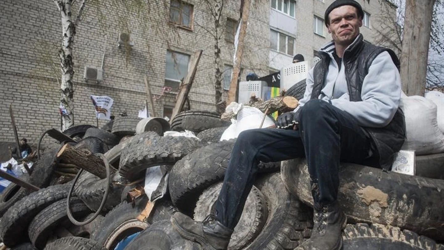 Un separatista prorruso en Ucrania. Un separatista prorruso en Ucrania.