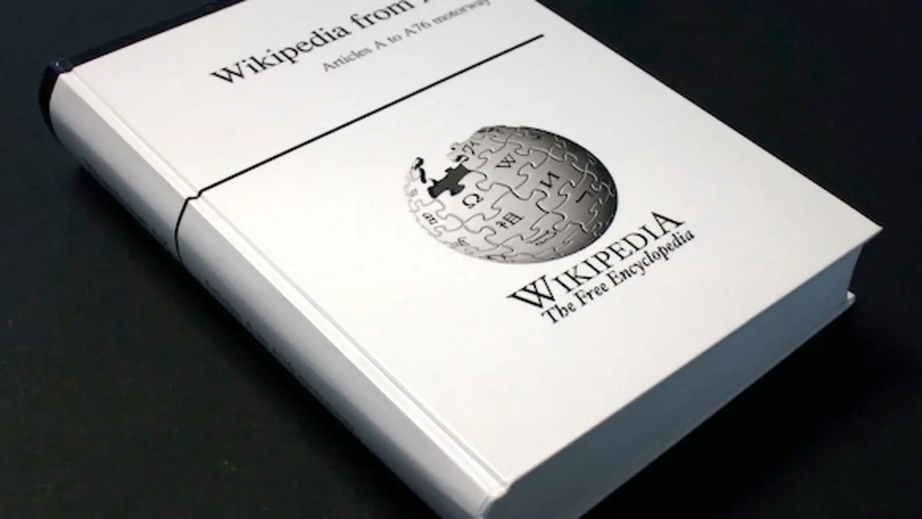 Un tomo de la Wikipedia inglesa en papel