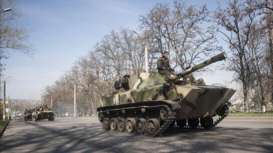 Veh&iacute;culos armados en la regi&oacute;n de Donetsk