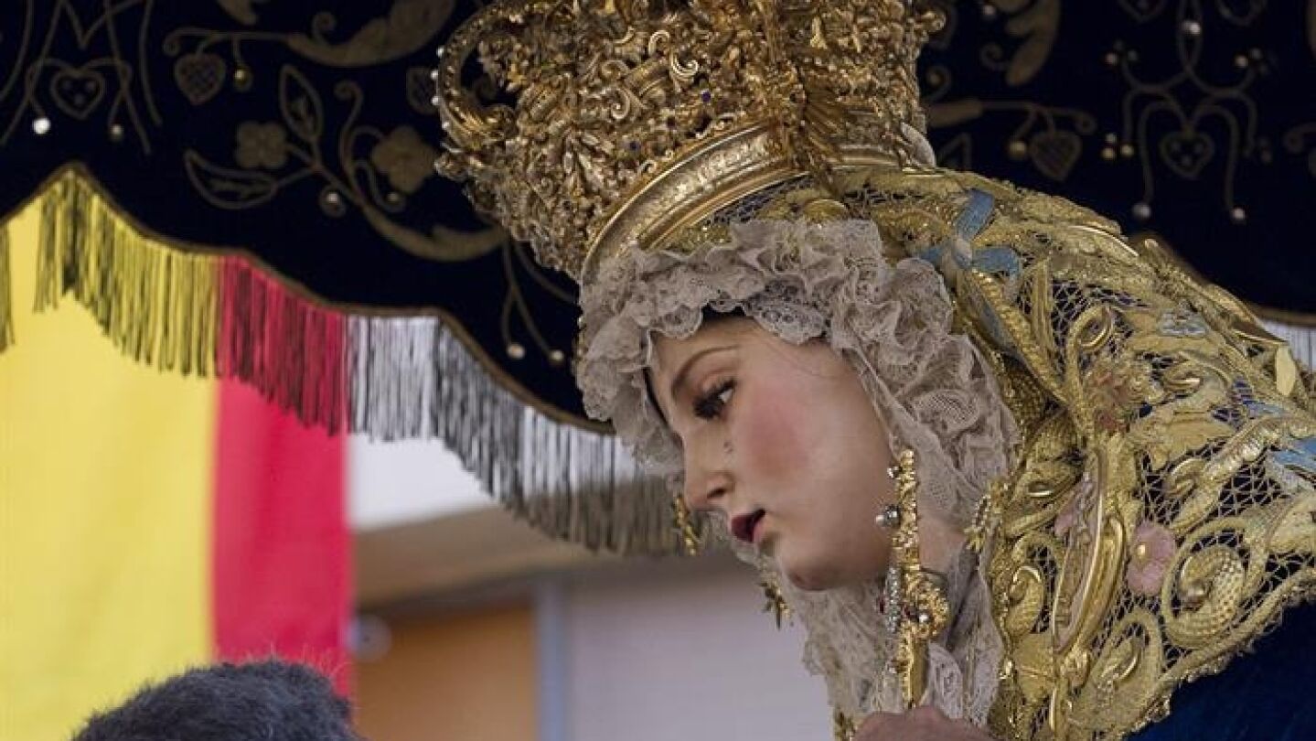 Acto de imposici&oacute;n a Mar&iacute;a Sant&iacute;sima del Amor de la Medalla de Oro al M&eacute;rito Policial