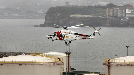 Se reanudan las labores de búsqueda de los tripulantes desaparecidos del Mar Nosso Se reanudan las labores de búsqueda de los tripulantes desaparecidos del Mar Nosso