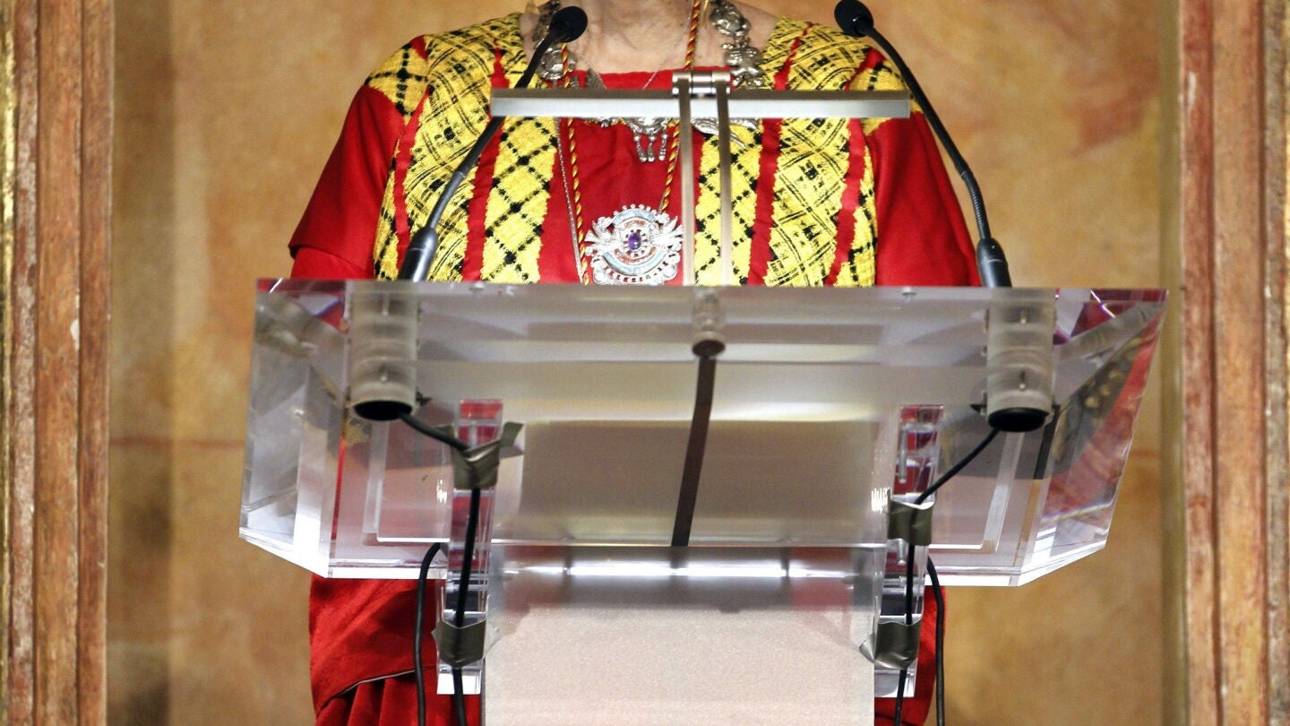 La escritora y periodista mexicana Elena Poniatowska durante su discurso
