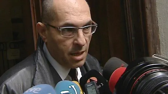 Elpidio José Silva rodeado de periodistas Elpidio José Silva rodeado de periodistas