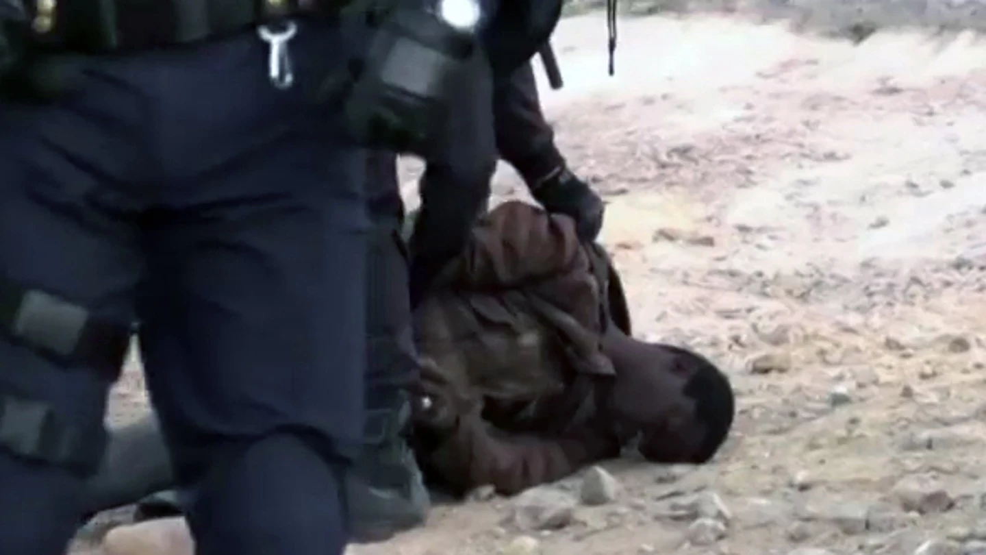 Detenciones, desmayos, convulsiones... lo que espera a los inmigrantes al otro lado de la valla de Melilla Detenciones, desmayos, convulsiones... lo que espera a los inmigrantes al otro lado de la valla de Melilla