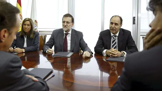 Rajoy y el presidente cántabro firman el convenio para financiar el Hospital de Valdecilla Rajoy y el presidente cántabro firman el convenio para financiar el Hospital de Valdecilla