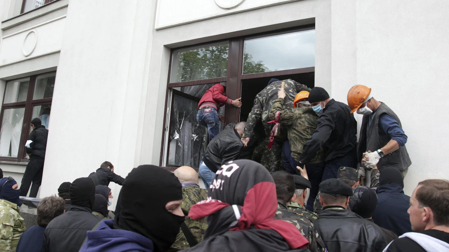 Grupos prorrusos toman el Gobierno regional de Lugansk Grupos prorrusos toman el Gobierno regional de Lugansk