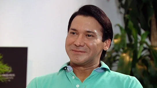 La jefa infiltrada cita a Adrián La jefa infiltrada cita a Adrián