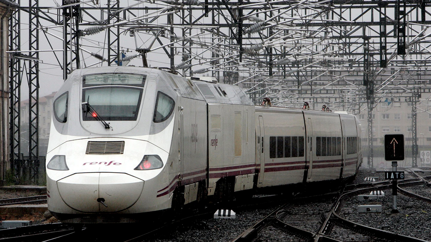 Imagen de archivo de un tren Alvia Imagen de archivo de un tren Alvia