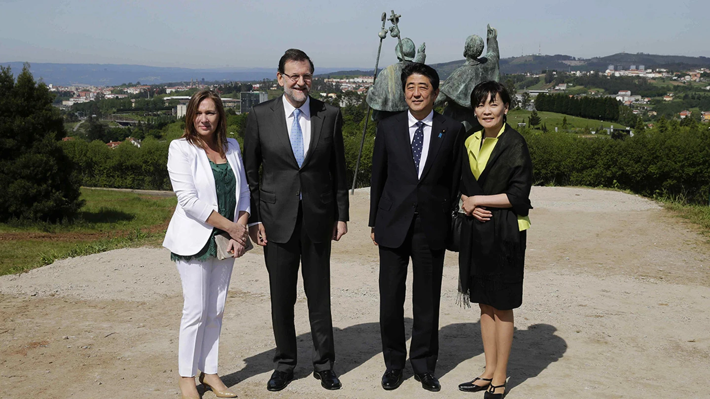 Rajoy y su esposa, Elvira Fernández, acompañan al primer ministro de Japón, Shinzo Abe, y su esposa Rajoy y su esposa, Elvira Fernández, acompañan al primer ministro de Japón, Shinzo Abe, y su esposa
