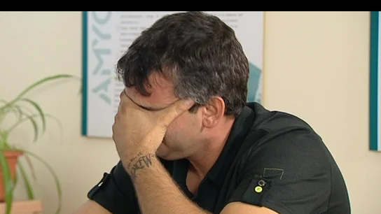 Un empleado se arranca a llorar en El Jefe Infiltrado Un empleado se arranca a llorar en El Jefe Infiltrado