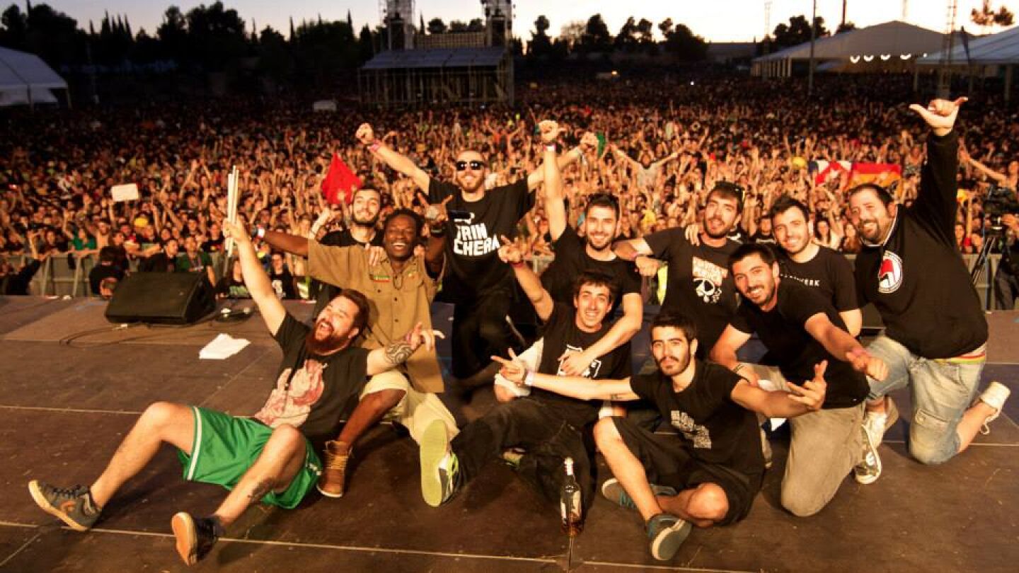 La ra&iacute;z al terminar su concierto en Vi&ntilde;a Rock