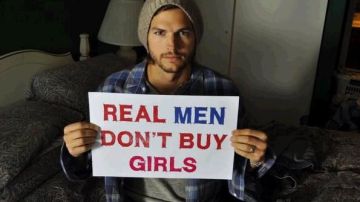 Ashton Kutcher participa en la campaña 'Los hombres de verdad no compran niñas'