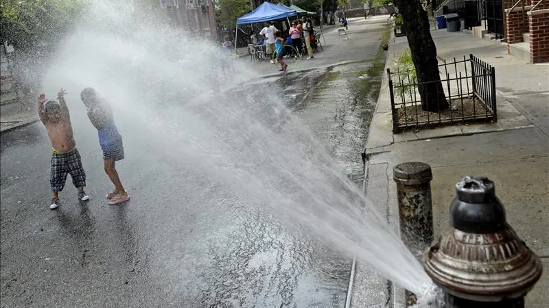 Un aumento de las temperaturas de casi 1,1 grados celsius en el último siglo ha provocado que las olas de calor sean cada vez más comunes