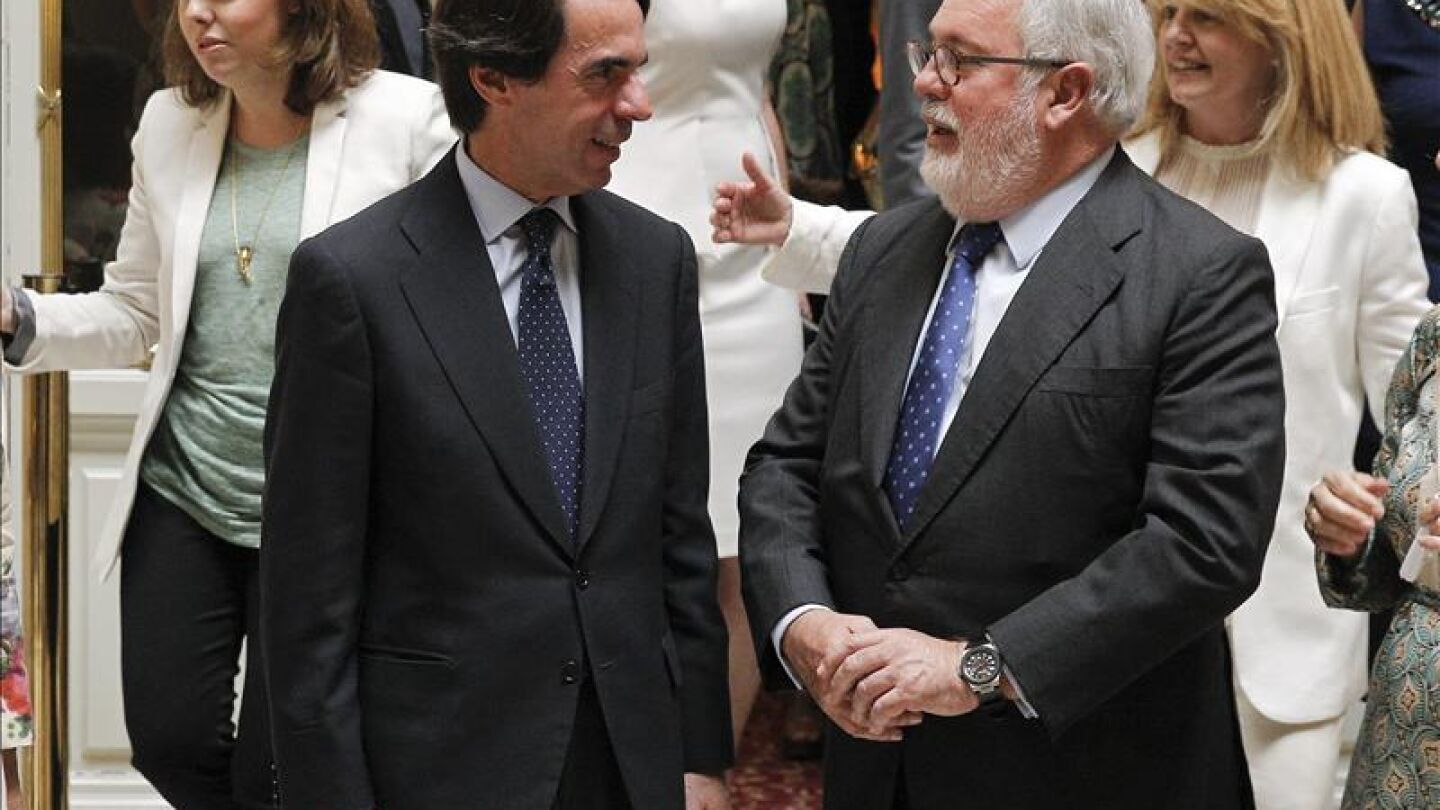 Jos&eacute; Mar&iacute;a Aznar y Ca&ntilde;ete en un acto electoral